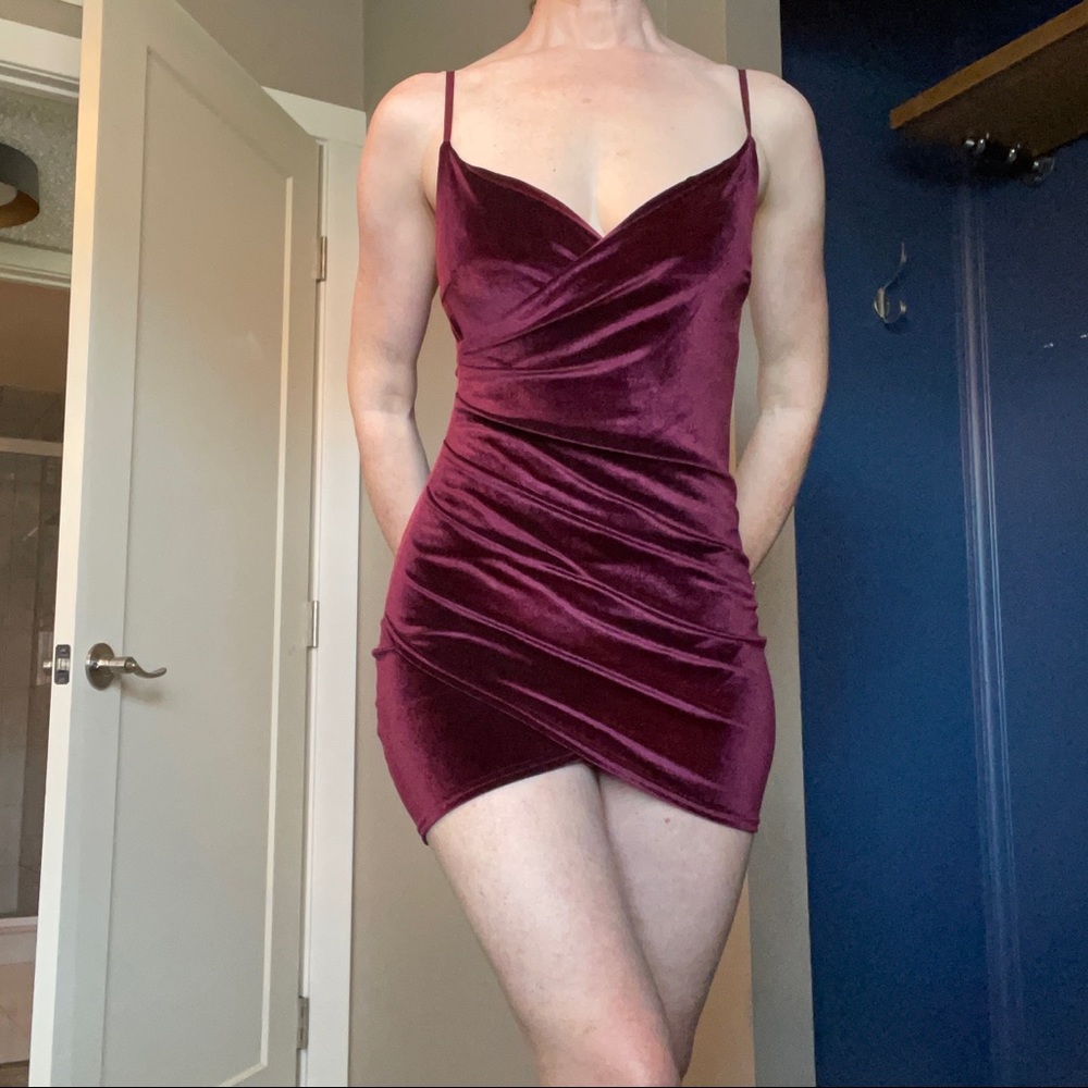 Burgundy wine red velvet cocktail dress sexy nightclub